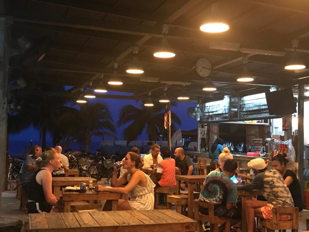 Отель Go Deeper Tioman Экстерьер фото