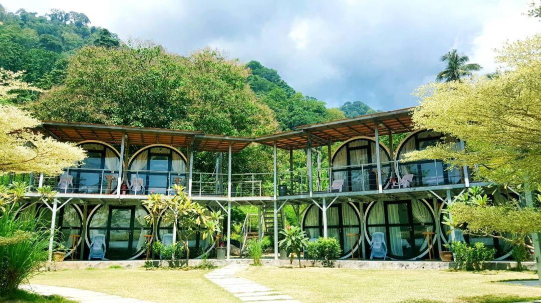 Отель Go Deeper Tioman Экстерьер фото
